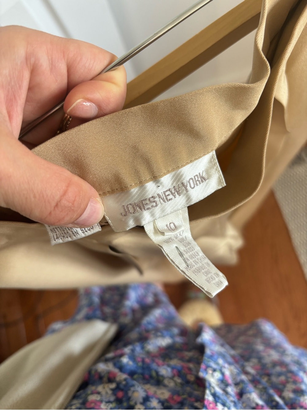 Jones New York Wide-Leg 100% silk Trousers - Camel/Tan - Picture 7 of 7